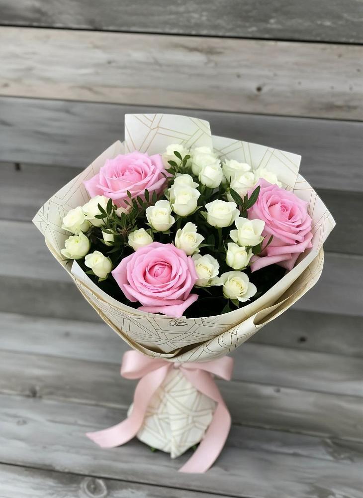 Букет цветов из: Розы в Ладожской