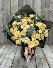 Букет цветов из:  Розы и Лизиантусы в Ладожской