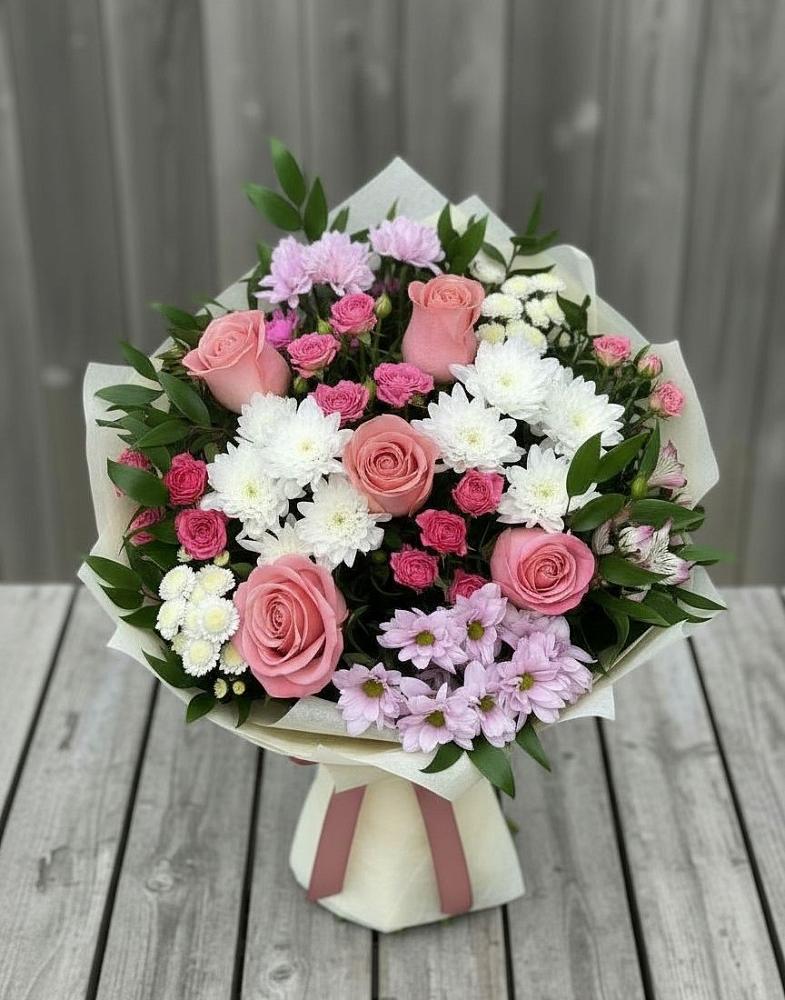 Букет цветов из: Альстромерии, Гвоздики, Розы и Хризантемы в Ладожской