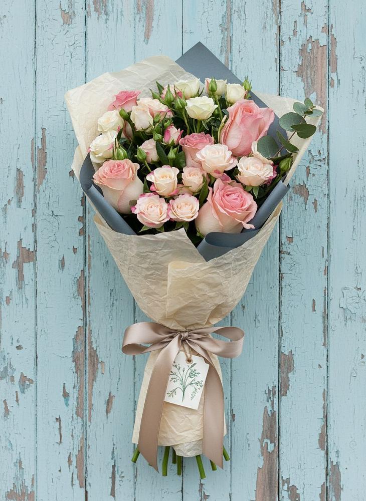 Букет цветов из: Розы в Ладожской