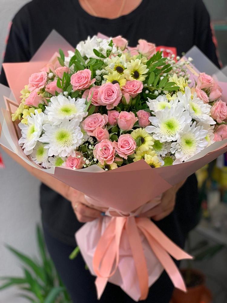 Букет цветов из: Розы и Хризантемы в Ладожской