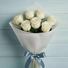 Букет 7 Белых роз Эдлесс Лав в Ладожской