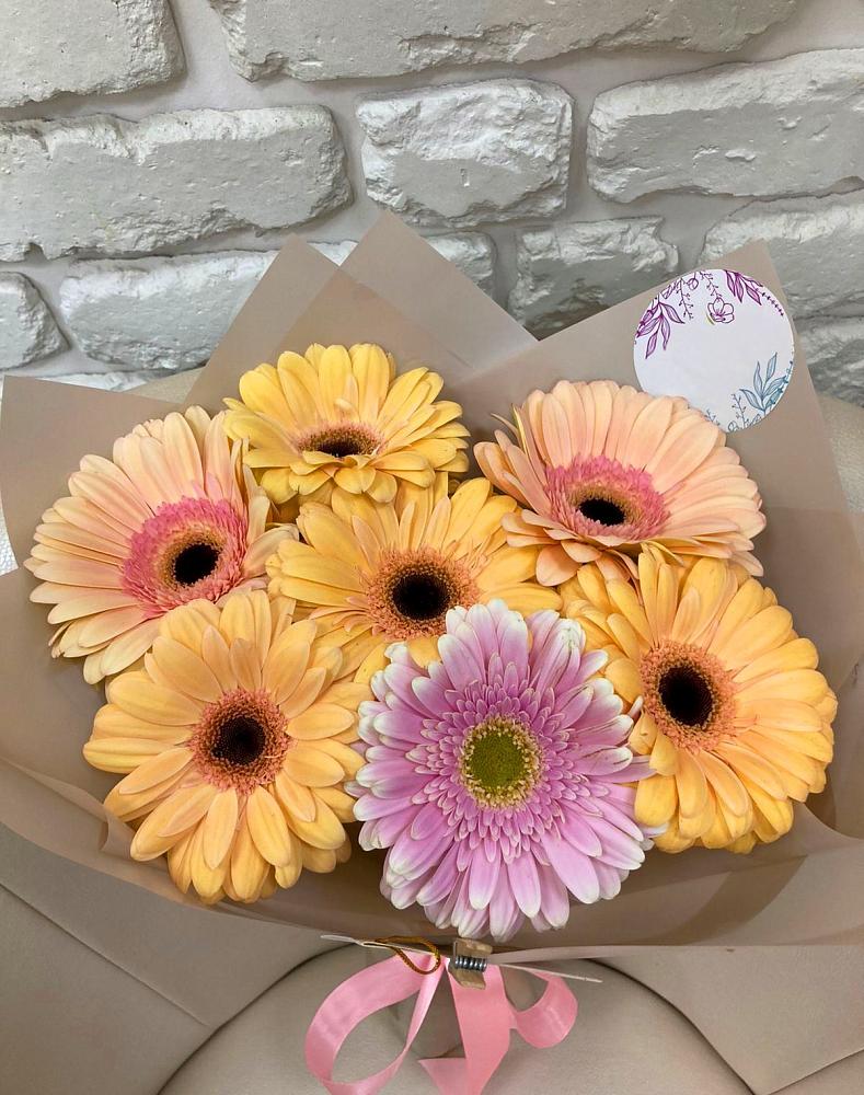 Букет цветов из: Герберы в Ладожской