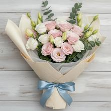 Букет цветов из:  Лизиантусы в Ладожской