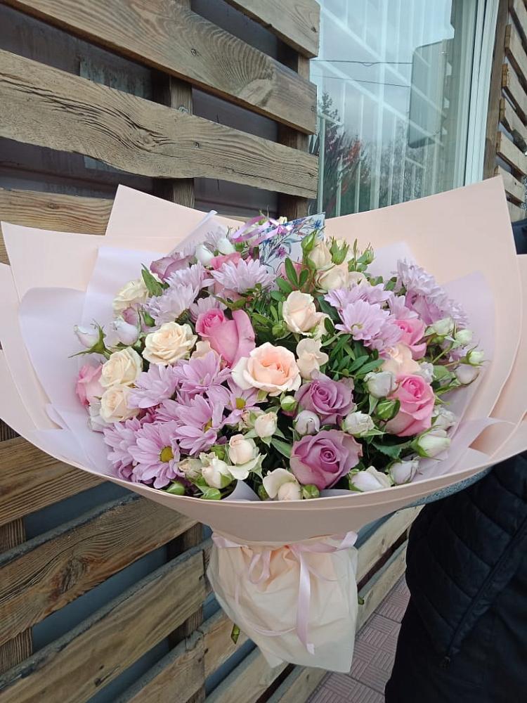 Букет цветов из: Розы и Хризантемы в Ладожской