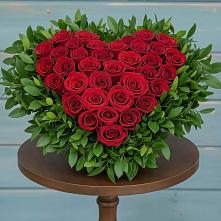 Цветочная композиция из Розы в виде сердца в Ладожской