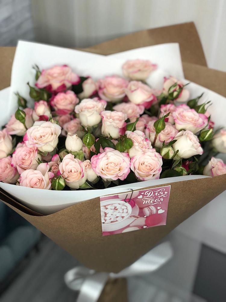 Букет цветов из: Розы в Ладожской