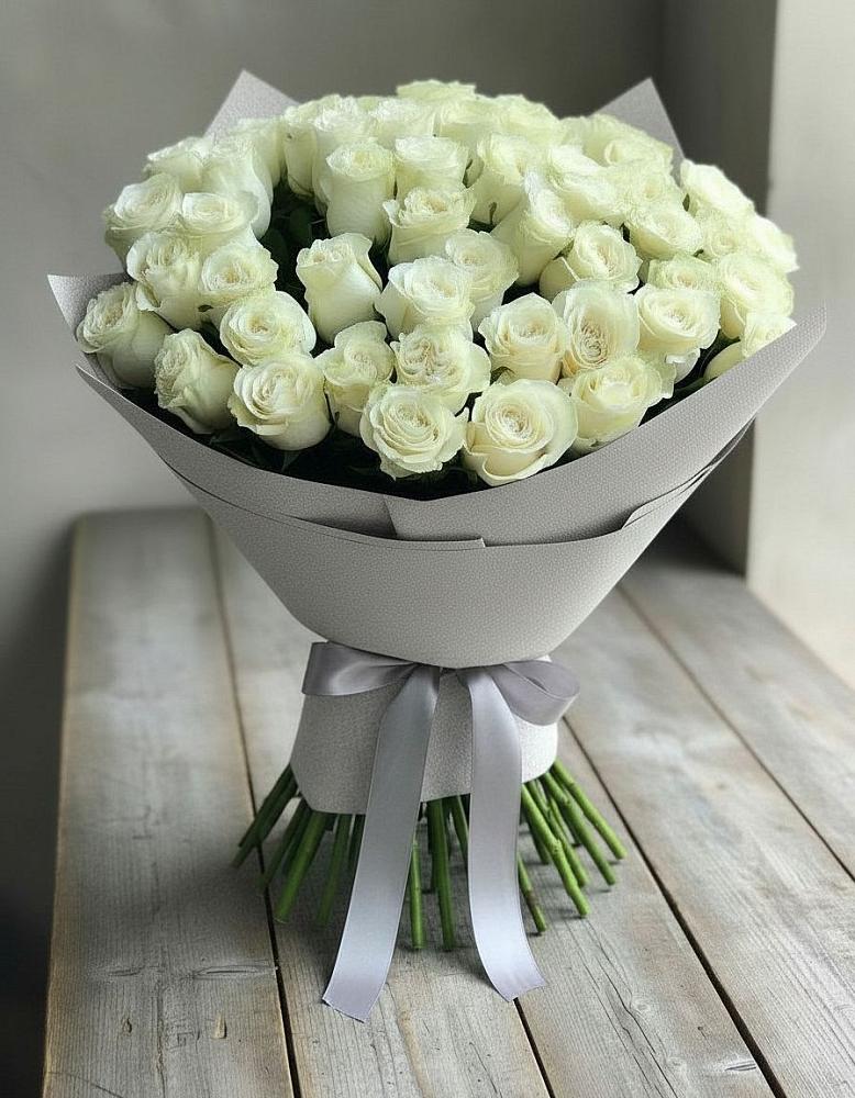 Букет 35 Белых роз в Ладожской