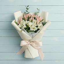 Букет цветов из:  Альстромерии в Ладожской