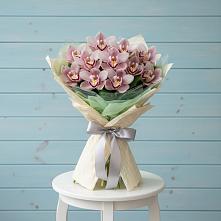 Букет цветов из:  Орхидеи и Розы в Ладожской