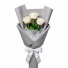 Букет 3 белые розы в Ладожской