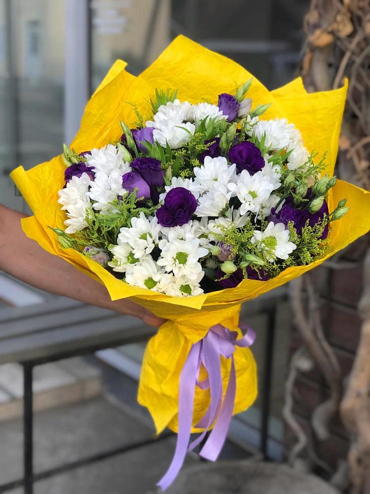 Букет цветов из: Ирисы, Хризантемы и Ромашки в Ладожской