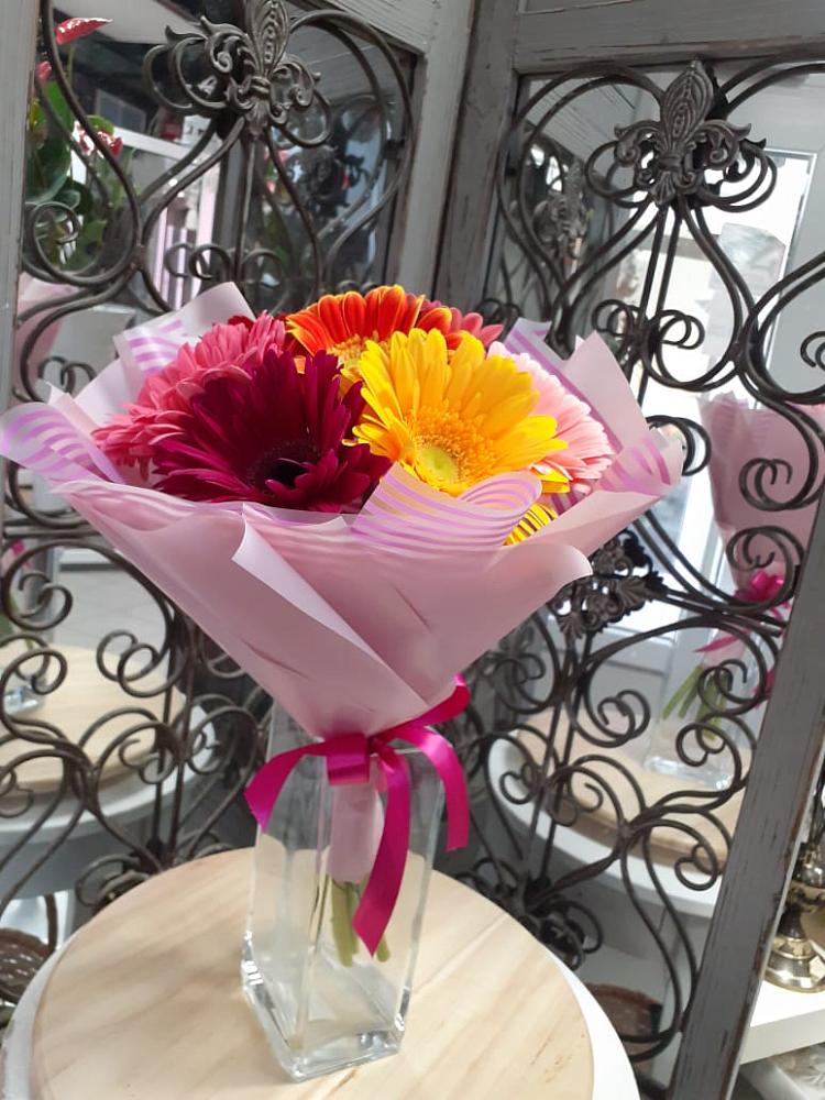 Букет цветов из: Герберы в Ладожской