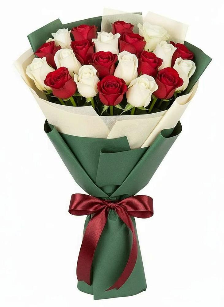 Букет Микс из красных и белых роз в Ладожской