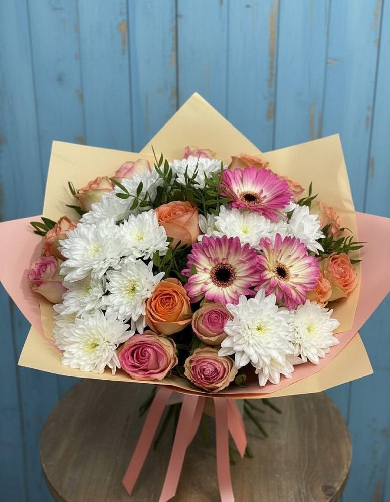 Букет цветов из: Розы, Герберы и Хризантемы в Ладожской