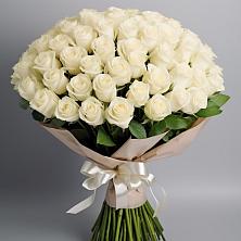 Букет 101 беля роза Белоснежка в Ладожской