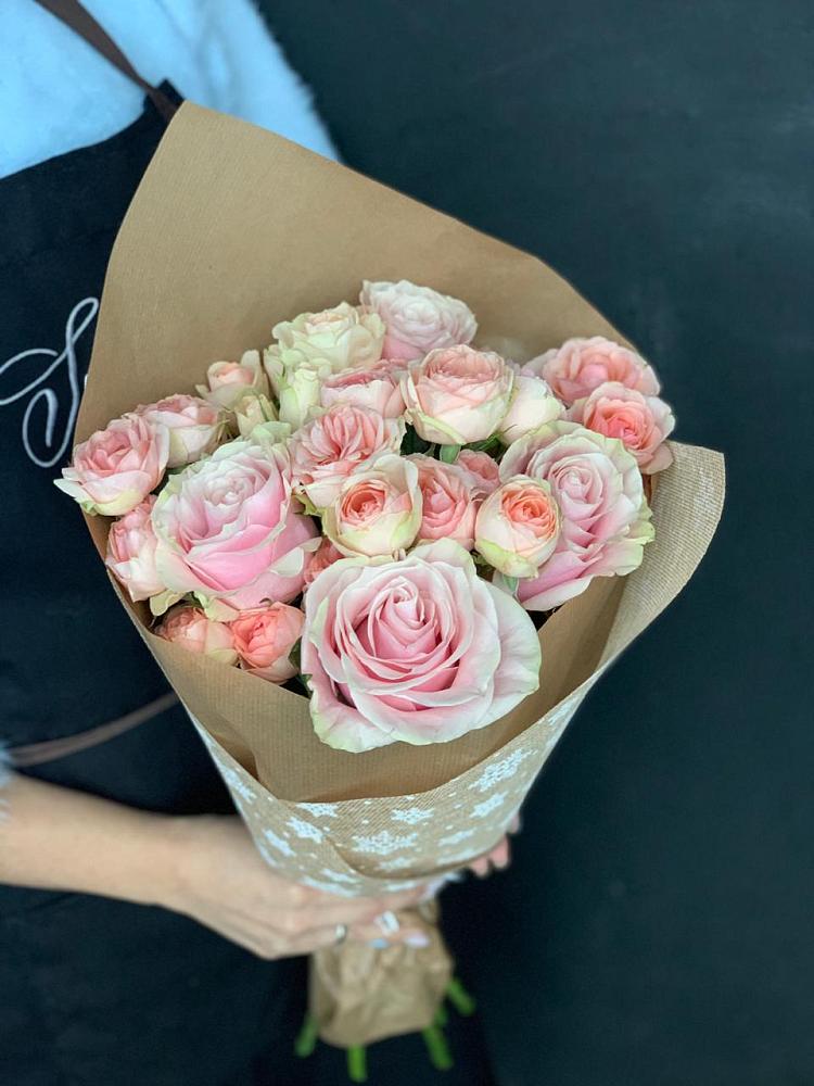 Букет цветов из: Хризантемы и Розы в Ладожской