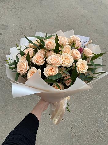 Букет Кремовые розы Латте в Ладожской