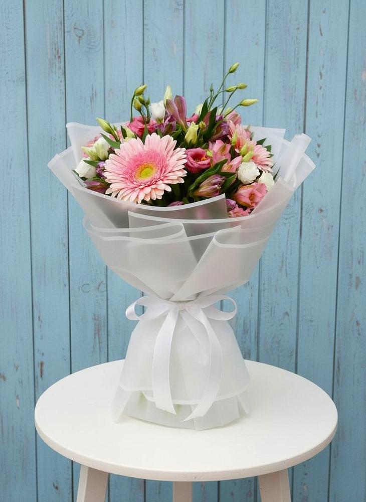 Букет цветов из: Герберы, Альстромерии и Лизиантусы в Ладожской