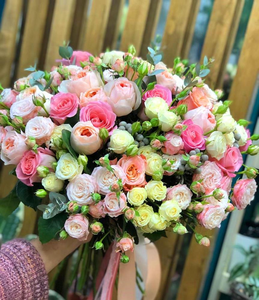 Букет цветов из: Розы в Ладожской