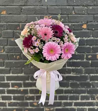 Букет цветов из:  Герберы и Хризантемы в Ладожской