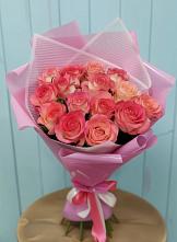 Букет 15 Розовых роз Равель в Ладожской