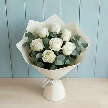 Букет Белые розы в Эвкалипте в Ладожской