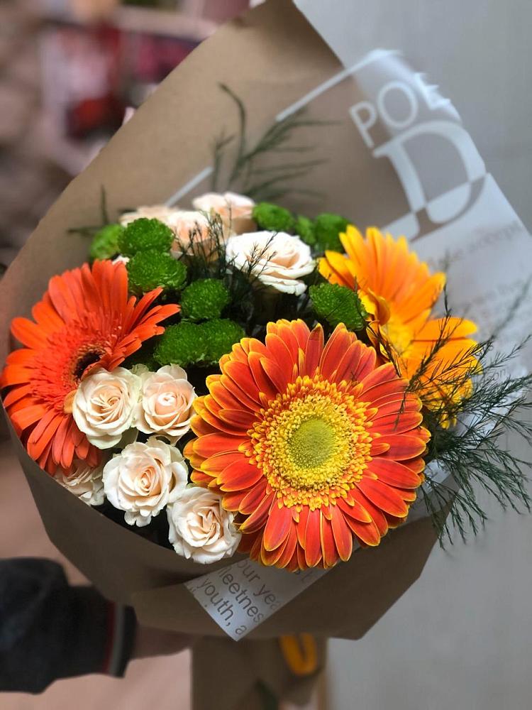 Букет цветов из: Герберы, Хризантемы и Розы в Ладожской
