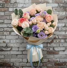 Букет цветов из:  Розы, Лизиантусы и Гвоздики #REPLACE_PRED# Ладожской